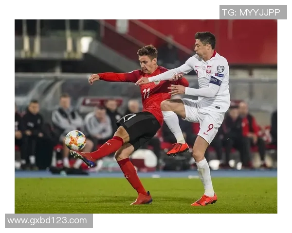 南京足球队在欧锦赛中的灵活性表现分析与点评 南京足球队在欧锦赛中的灵活性表现分析与点评