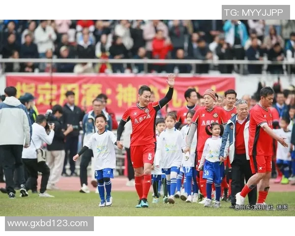 南北足球明星队员名单揭晓球迷期待精彩对决与激情碰撞