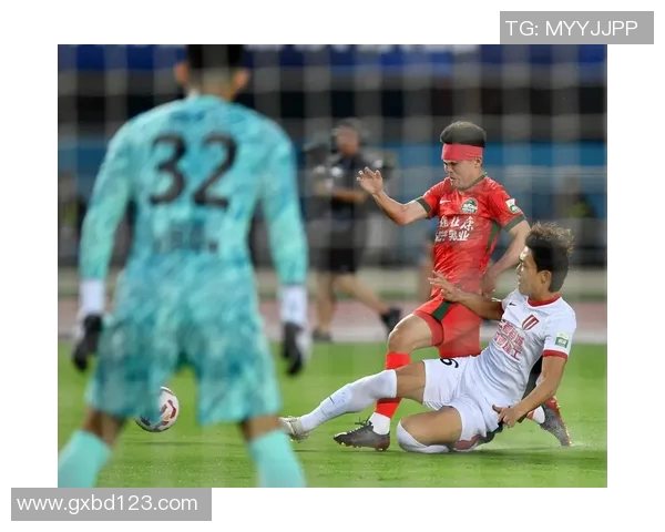 成都足球队防守分析：优劣势与改进方向探讨